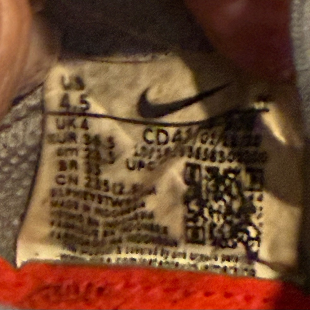 Nike Phantom Vision VSN 2 Elite DF F Soccer Cleats Football
CD4161-906 Size 4.5 - Picture 8 of 8
